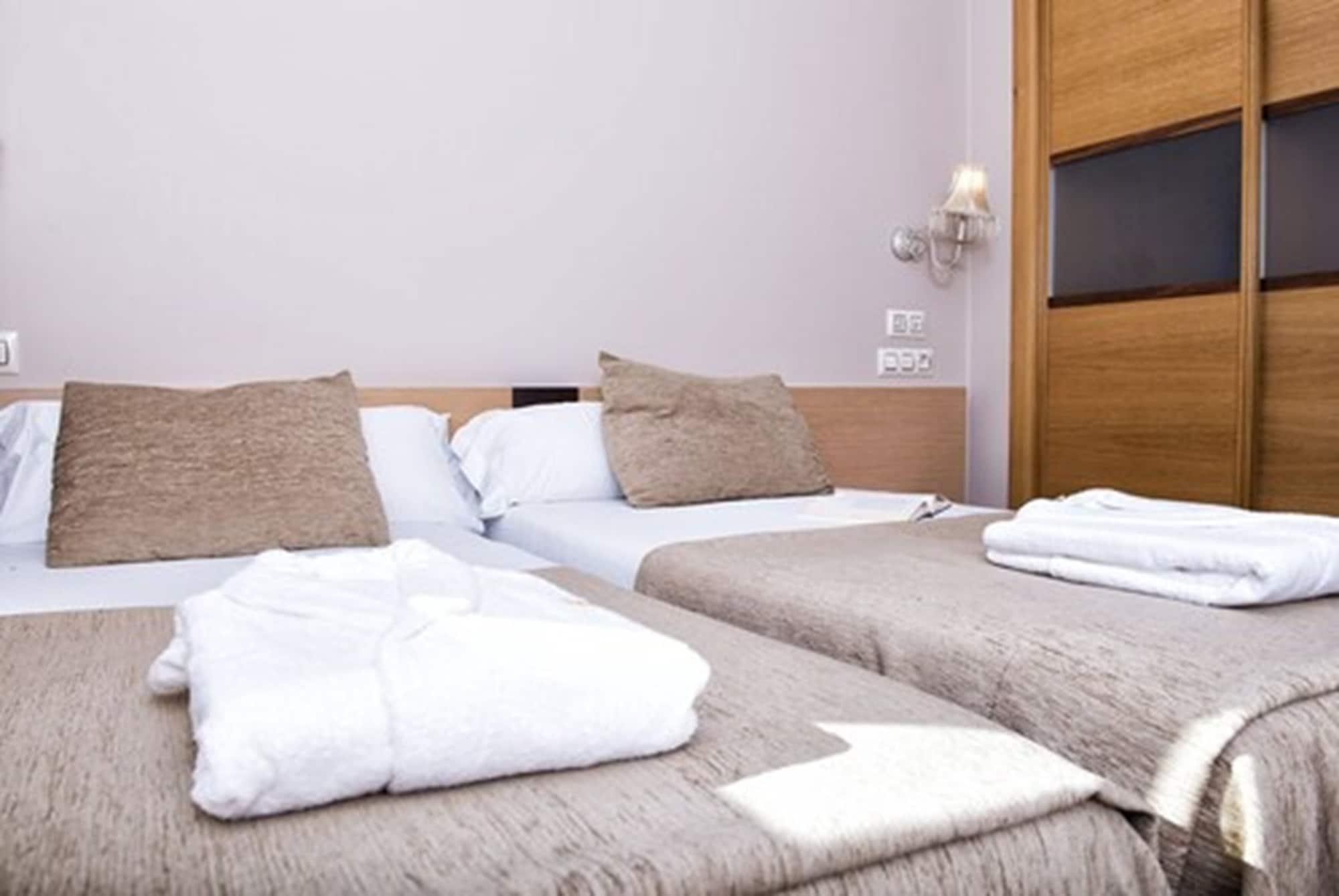 Apartamentos Mediterraneo Real Fuengirola Dış mekan fotoğraf