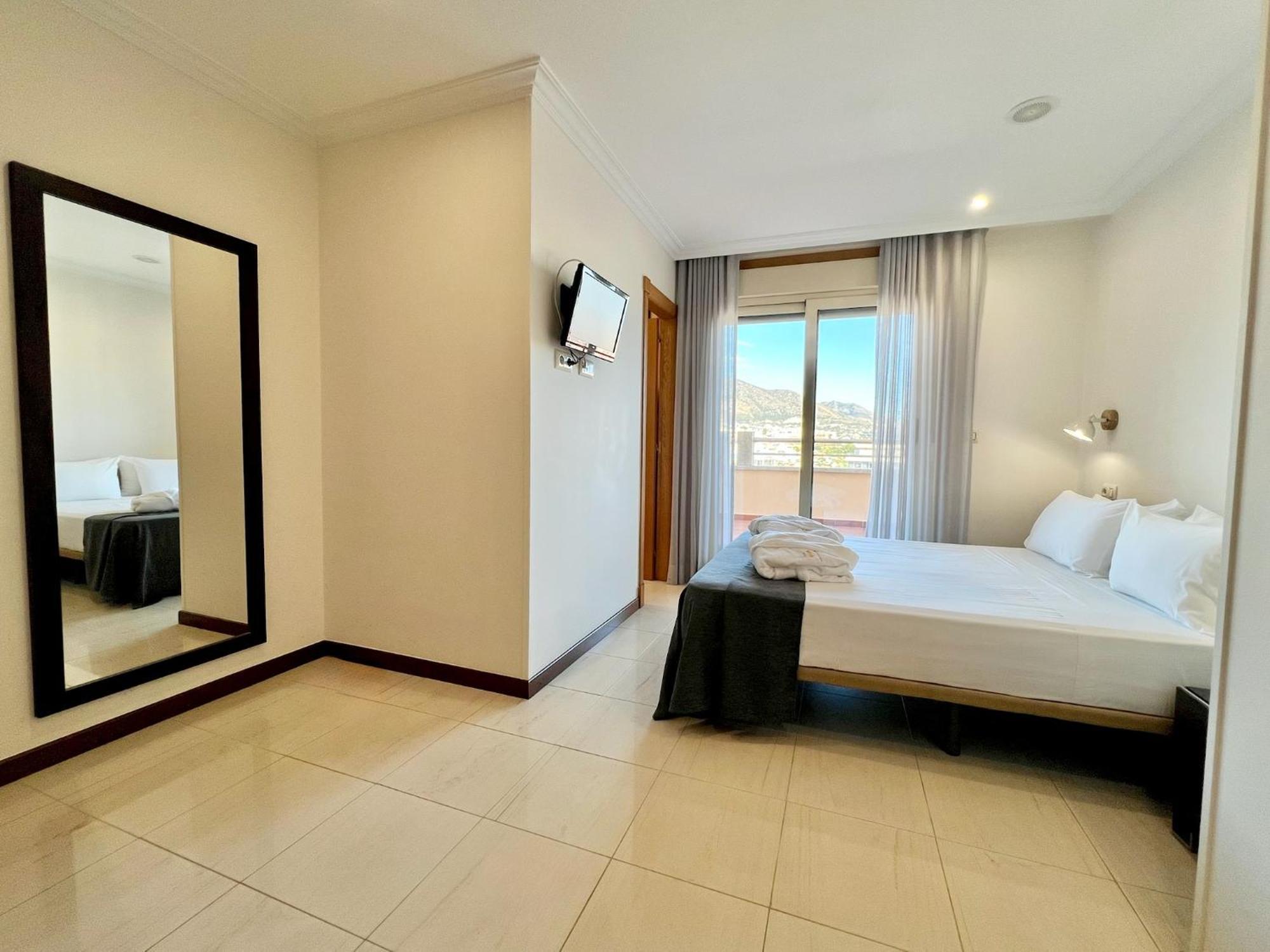 Apartamentos Mediterraneo Real Fuengirola Dış mekan fotoğraf